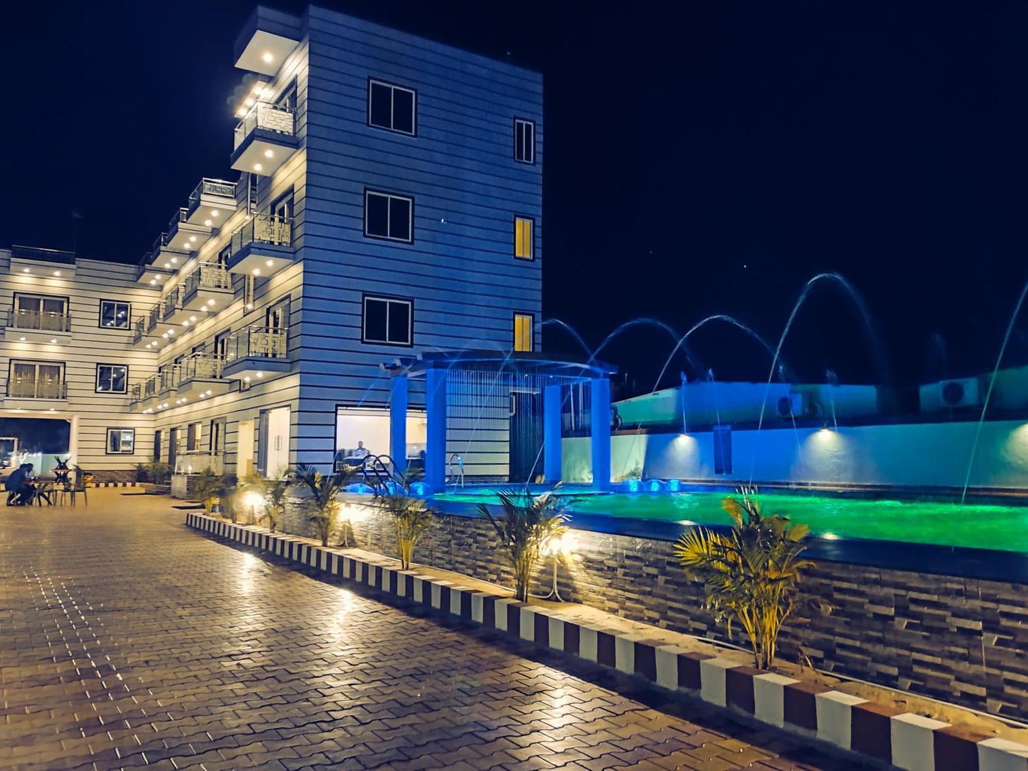 The Triton Beach Resort Мандармані Екстер'єр фото