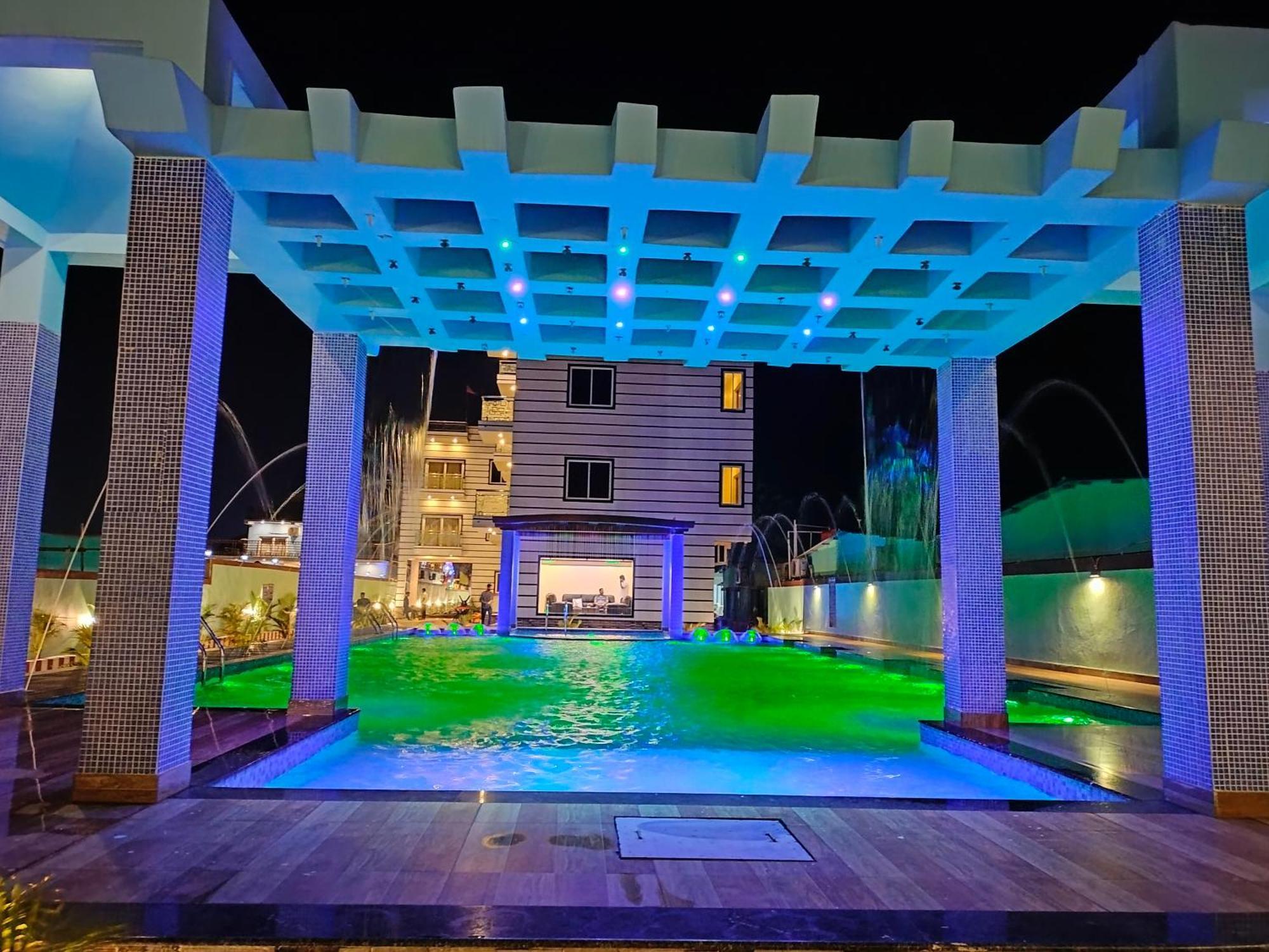 The Triton Beach Resort Мандармані Екстер'єр фото