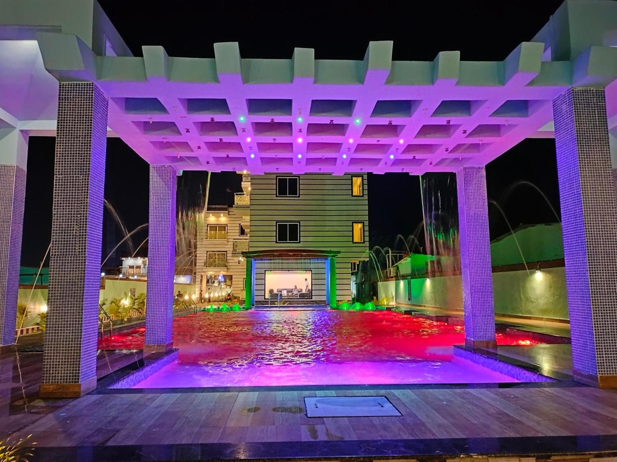The Triton Beach Resort Мандармані Екстер'єр фото
