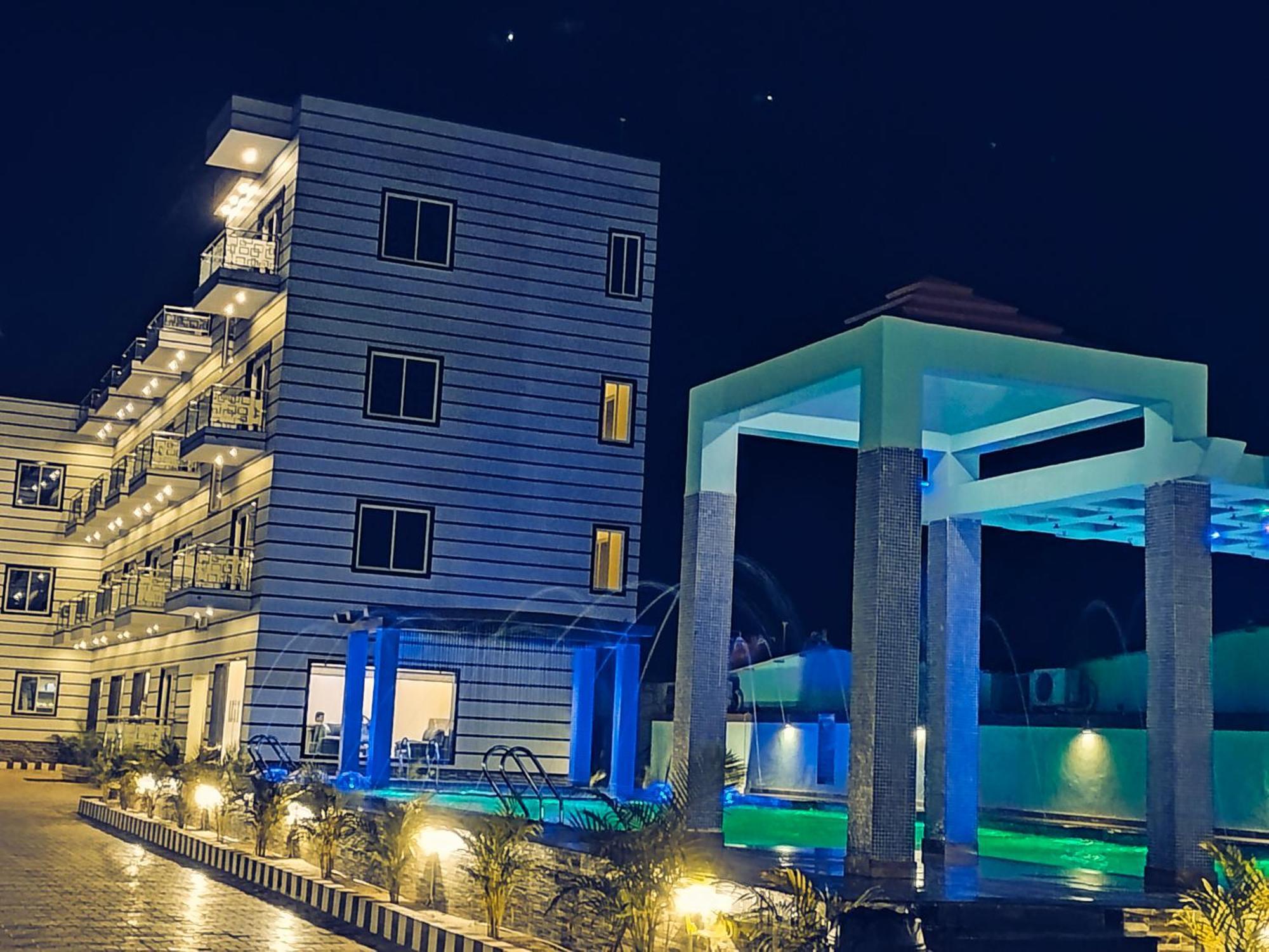 The Triton Beach Resort Мандармані Екстер'єр фото