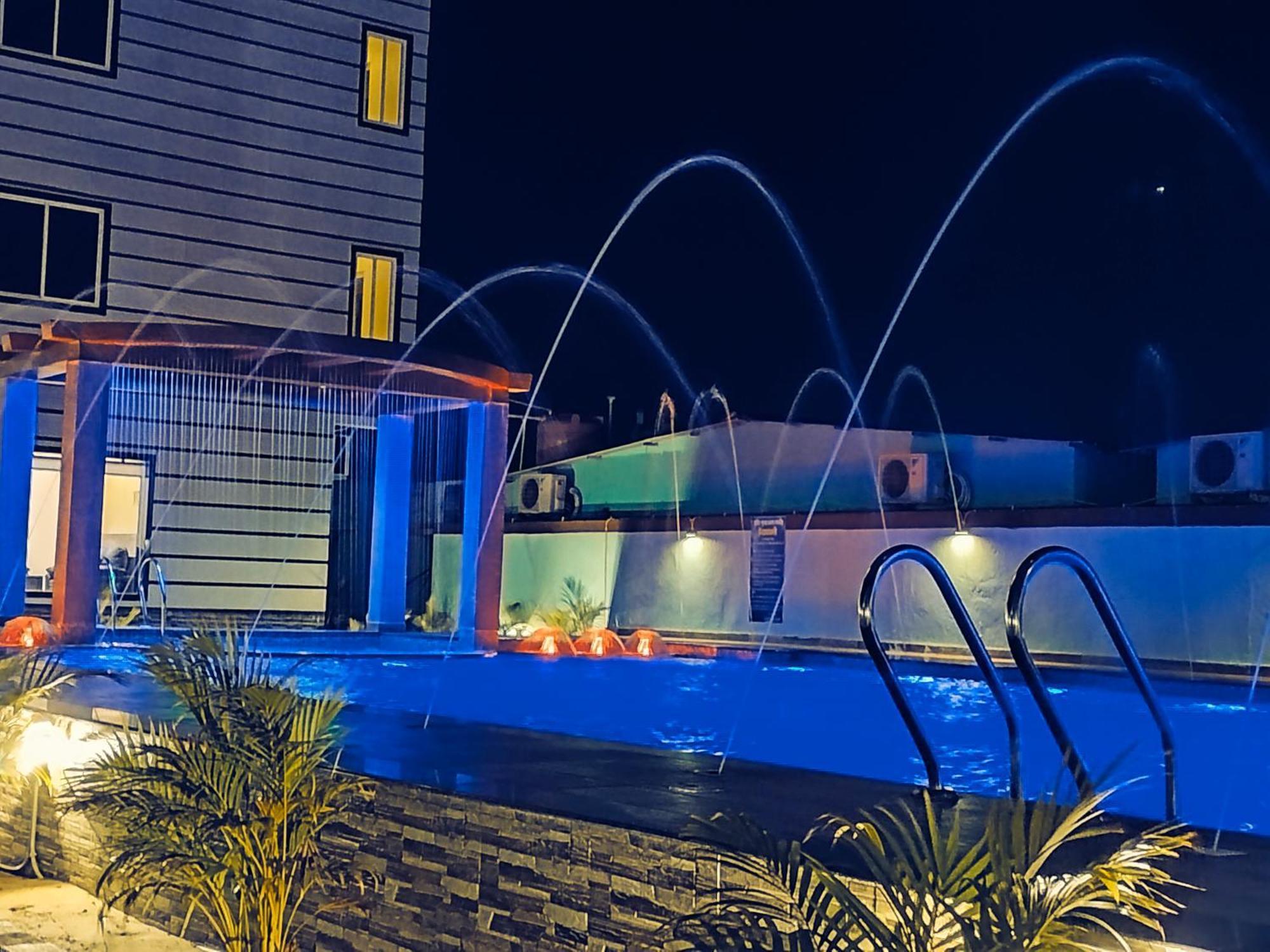 The Triton Beach Resort Мандармані Екстер'єр фото