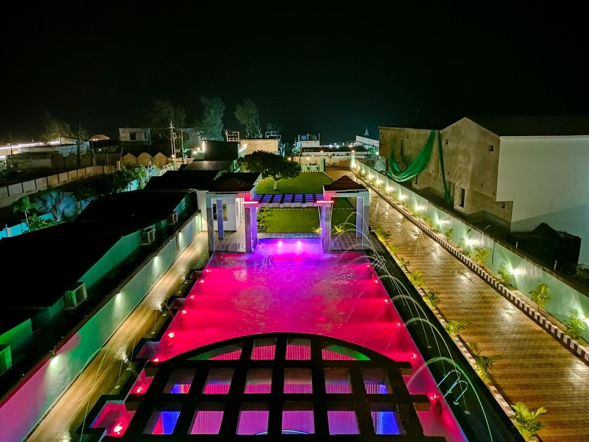 The Triton Beach Resort Мандармані Екстер'єр фото