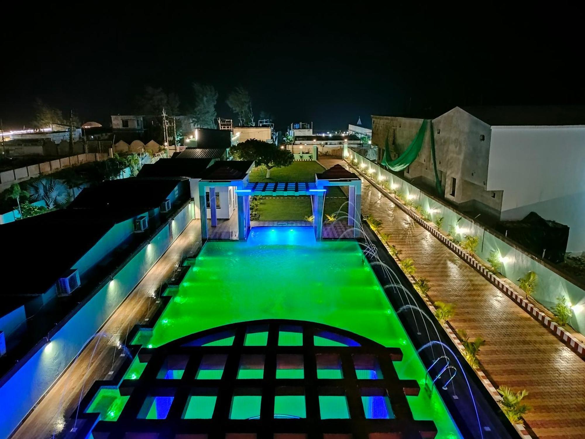 The Triton Beach Resort Мандармані Екстер'єр фото